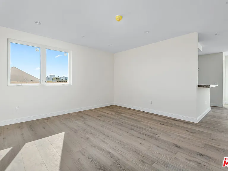 1429 S Bedford St #301 — Photo 2