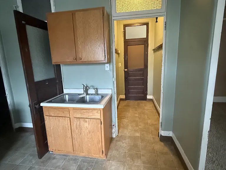 11 1/2 2nd St SE #6 — Photo 8