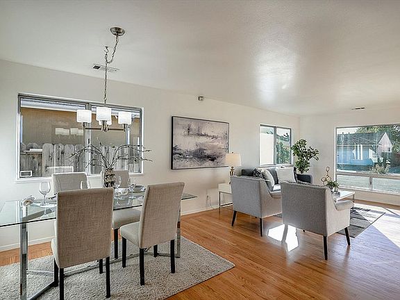 3rd image of 887 Arguello Dr
