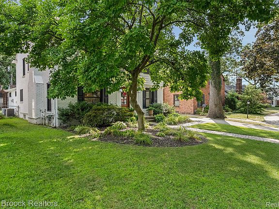 3rd image of 127 Elm Park Ave