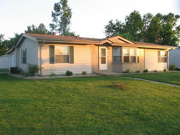 2nd image of 611 Margaret Ct