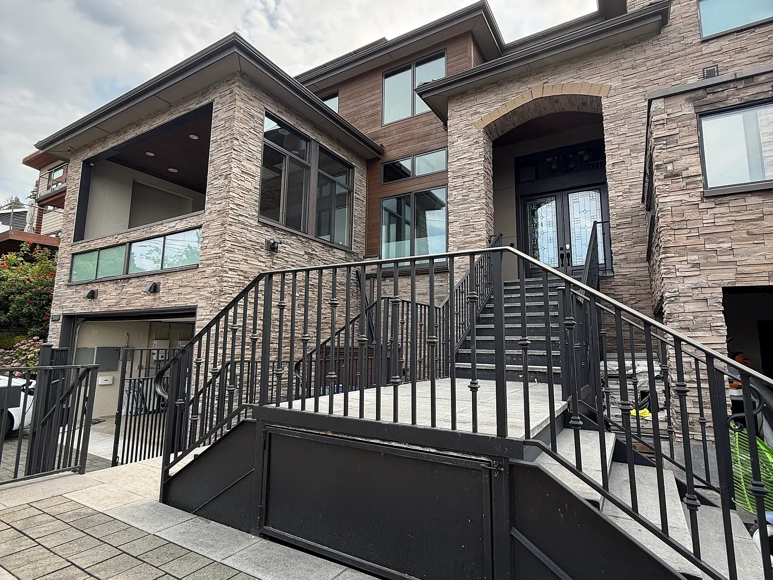 6 bed, 6.5 bath, 3750 sqft, $12,800 — Photo 3