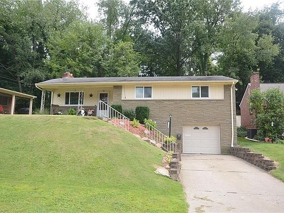 Located less than 4 miles to South Hills Village, restaurants, & shopping. PLUS, less than 7 miles to downtown Pittsburgh!
