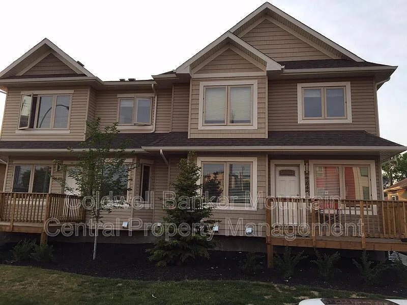 Building Photo - 9648 106th Ave NW #4
