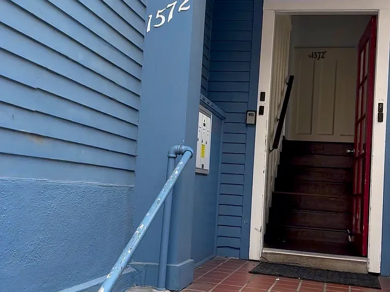 1572 Washington St — Photo 16