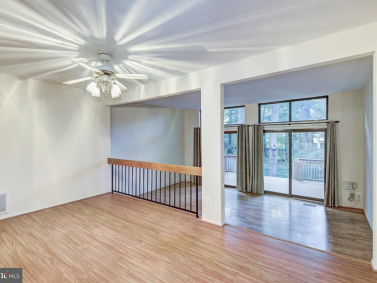 1502 Farsta Ct — Photo 8