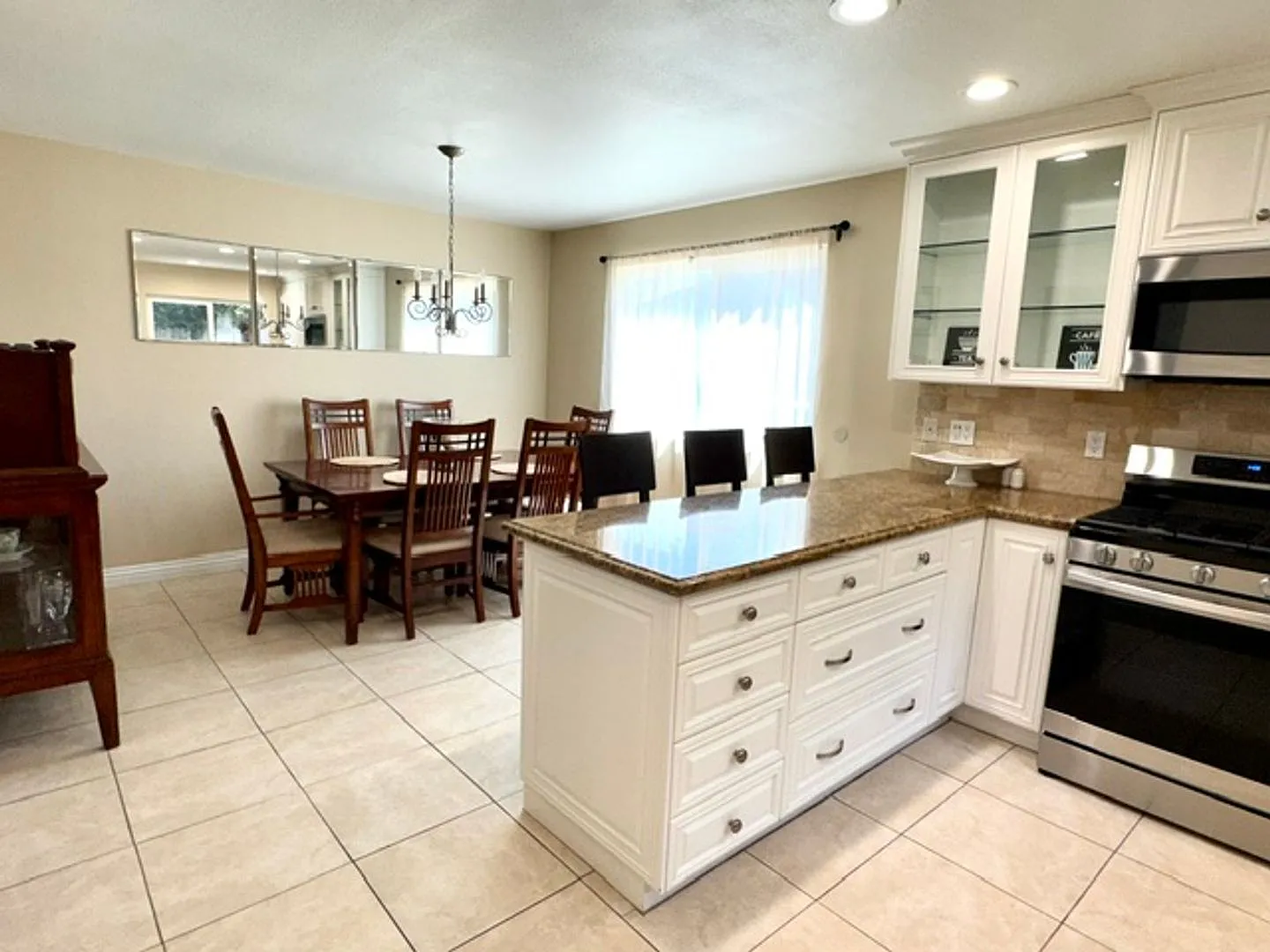 New! Fully Furnished Costa Mesa Condo Near Back Bay! — Photo 2