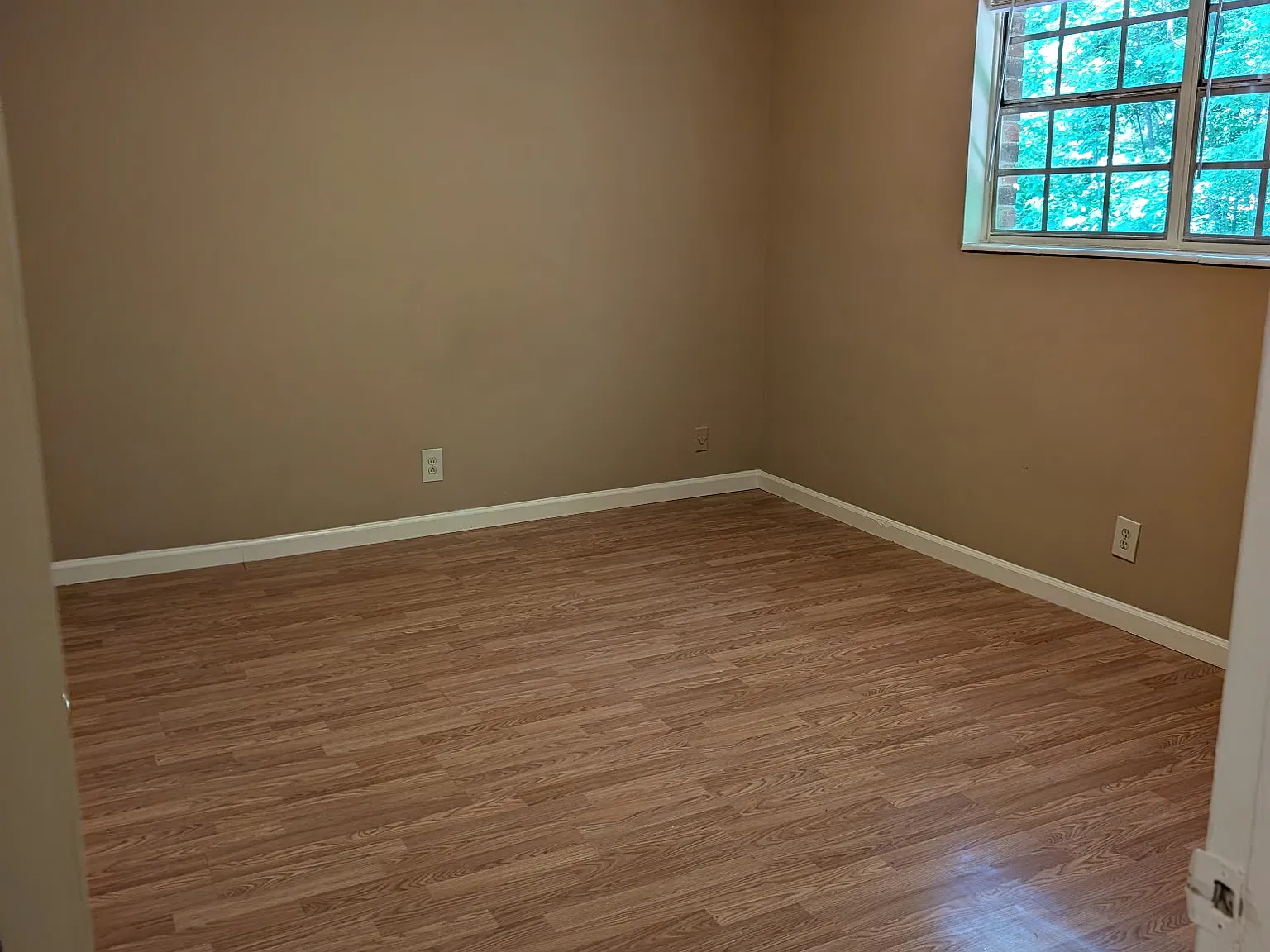 Cottonwood Apartments — Photo 3