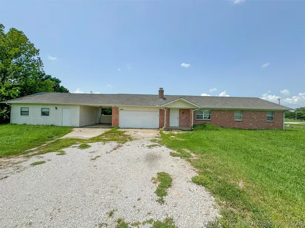 10402 E 450th Rd, Claremore, OK 74017