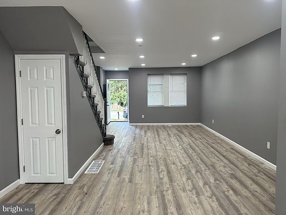 3rd image of 1438 Knorr St