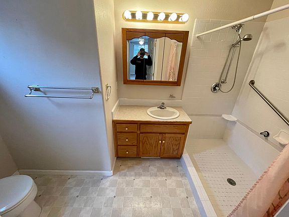 3rd image of 10727 W Annafaye St