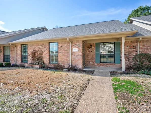 223 Goodwin Ln, Corsicana, TX 75110