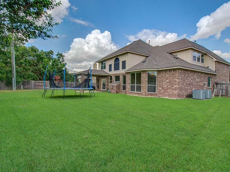 21331 Parham Cir — Photo 45