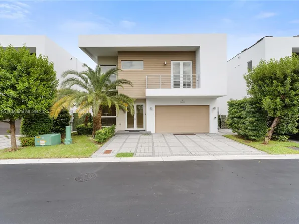 7447 NW 97th Ct, Doral, FL 33178