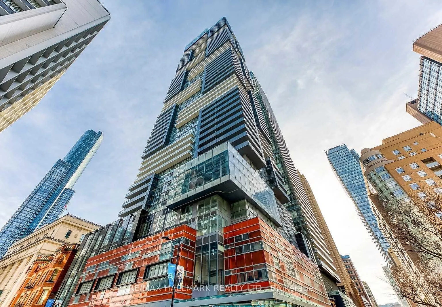 YC Condos — Photo 1