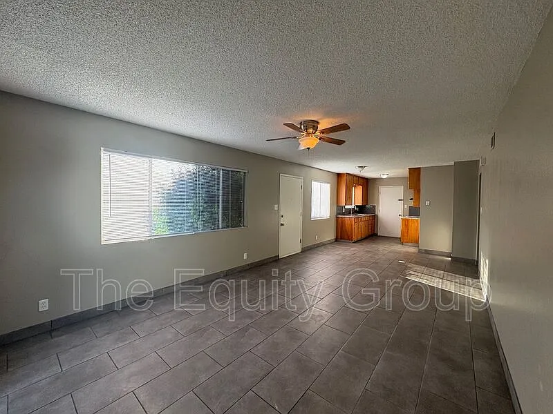 2 bed, 1.0 bath, $1,395 — Photo 4