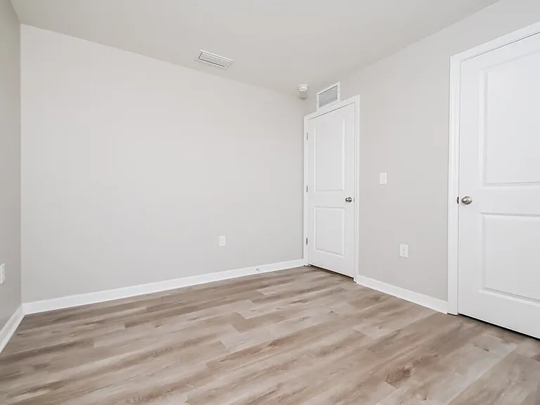 11702 Miracle Mile Dr — Photo 10