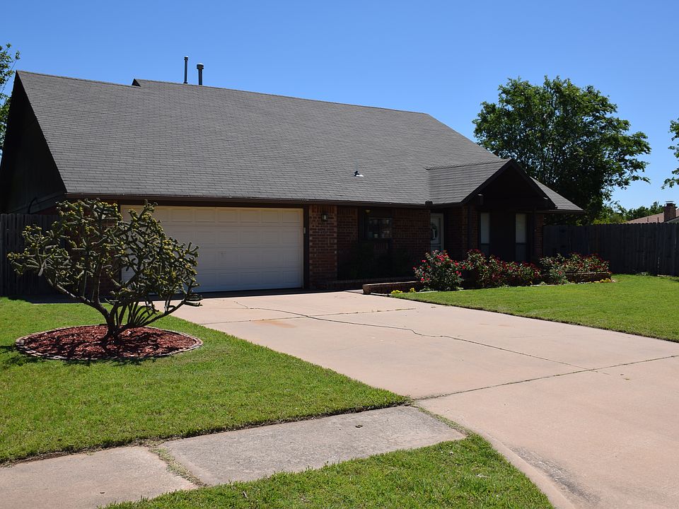 1st image of 2505 NW Robinhood Dr