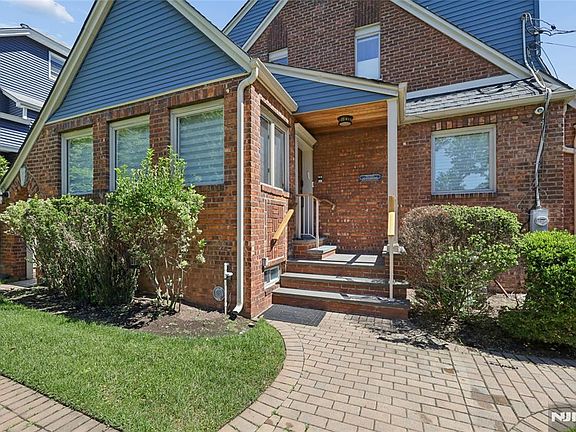 2nd image of 1474 Windsor Rd