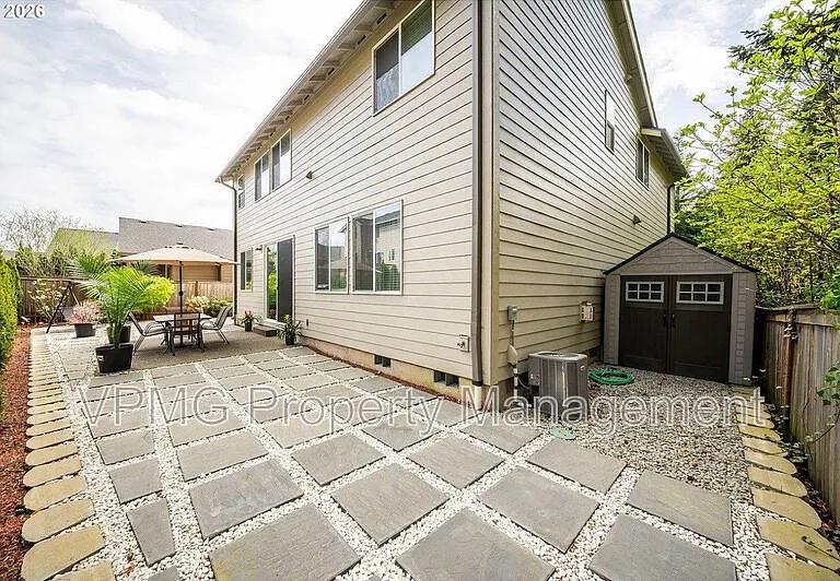 4704 NE 109th St — Photo 35