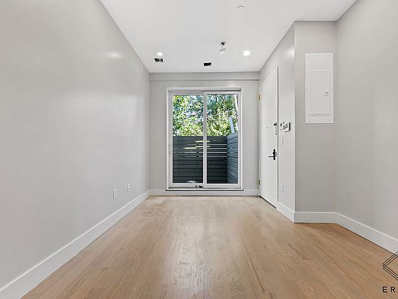 5th image of 75 Wilson Ave #1D