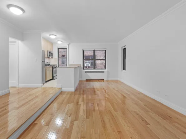 252 East 61st Street image 1 of 8