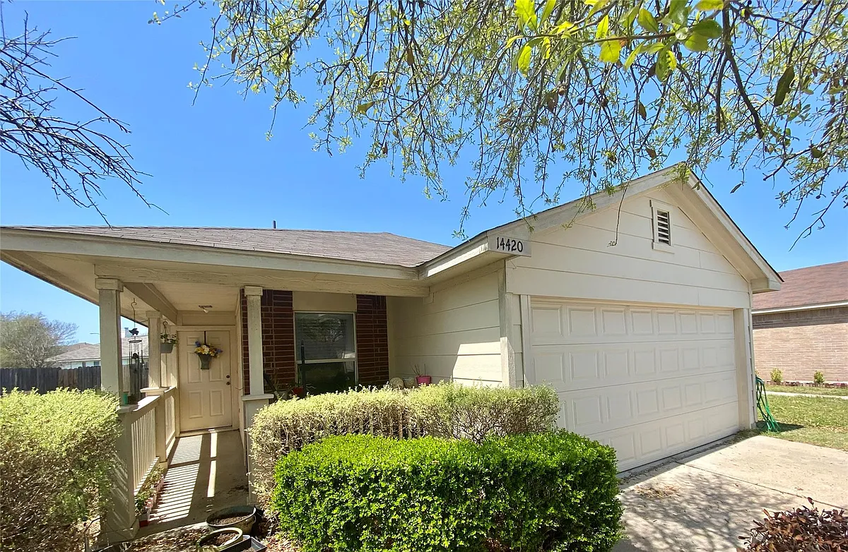 Building Photo - 14420 Cummins Way
