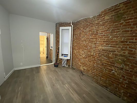 5th image of 418 E 73rd St #5RE