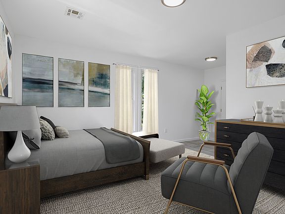 5th image of 633 E 2nd St #3