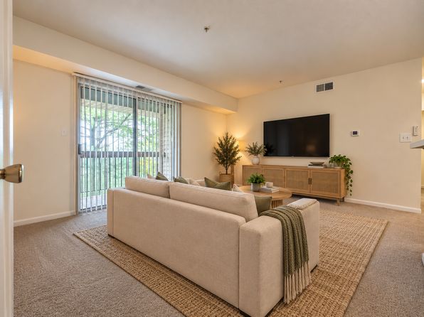 7 Lockhart Cir APT K