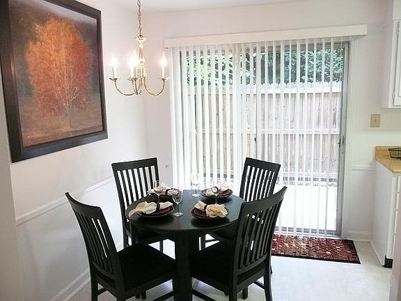 Large breakfast room with sliding doors to spacious private