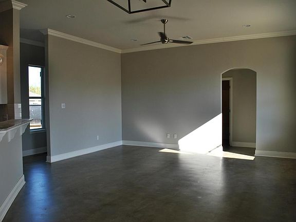5th image of 226 Stoneburg Dr