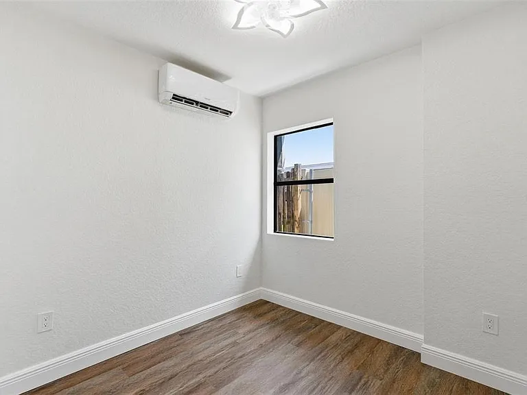 113 145th Ave E #6 — Photo 8