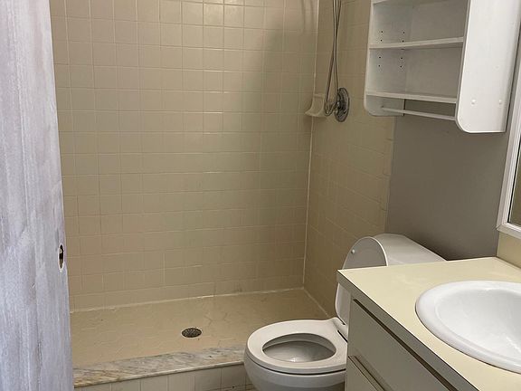 5th image of 1039 Station St