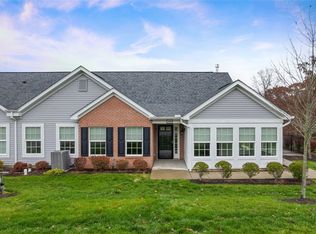 400 Spring Valley Dr, Zelienople, PA