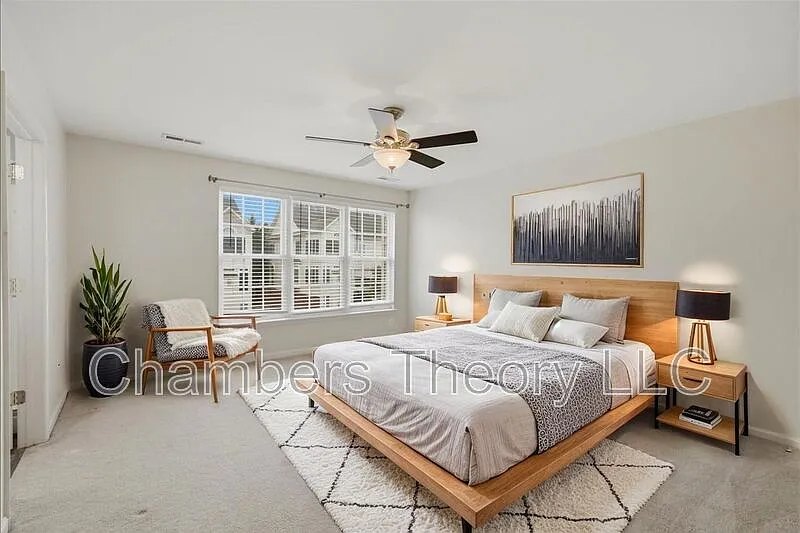 3 bed, 3.5 bath, 2185 sqft, $3,300 — Photo 4