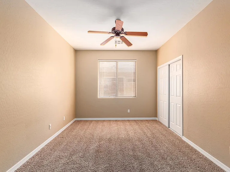 3556 E Hampton Ln — Photo 11