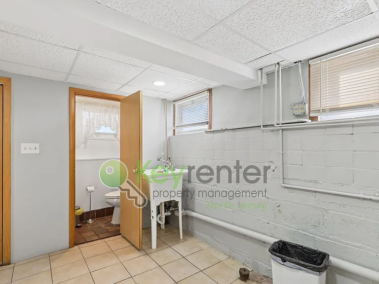364 Chestnut St — Photo 26