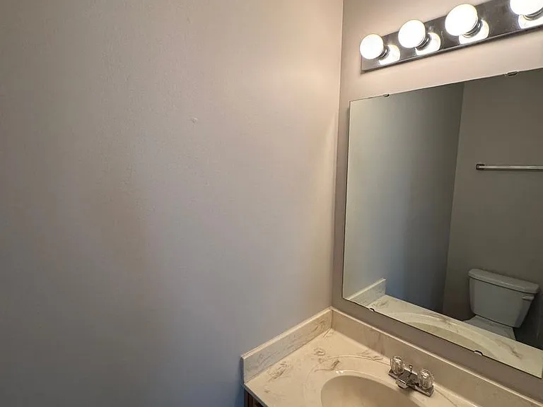 3240 Crestwell Dr — Photo 8