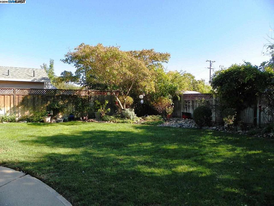 2nd image of 3895 Princeton Way