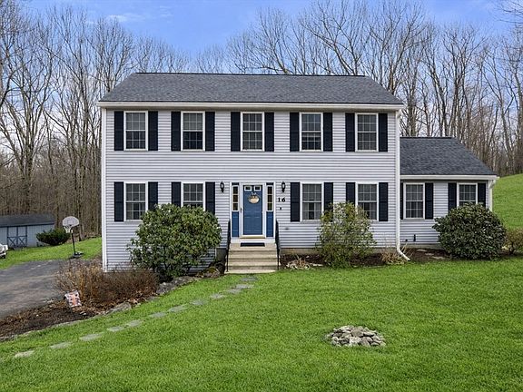 2nd image of 16 Brooke Haven Dr