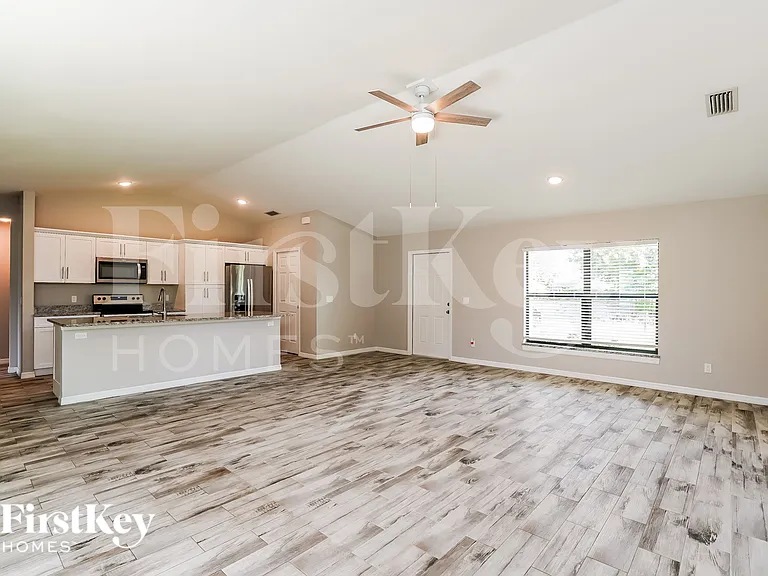 8432 Grove Rd — Photo 3