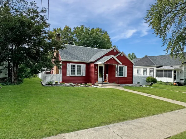 1245 W Harrison St, Freeport, IL 61032