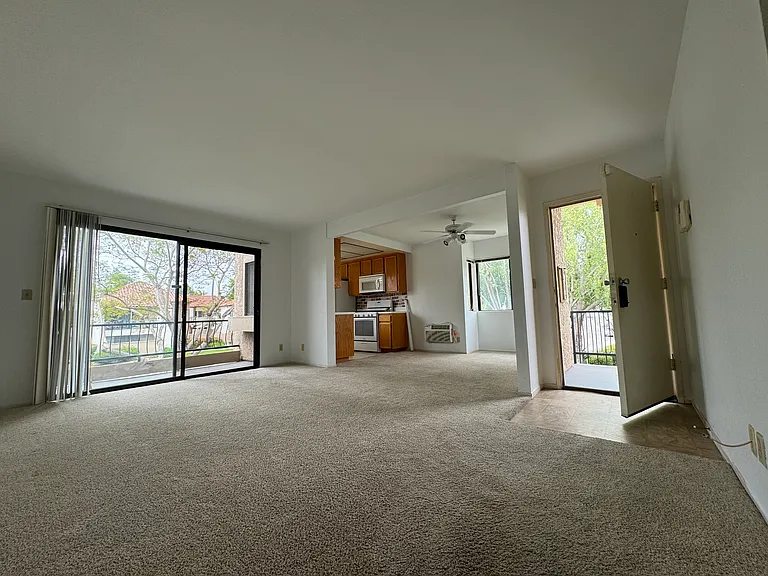 8452 Capricorn Way — Photo 2