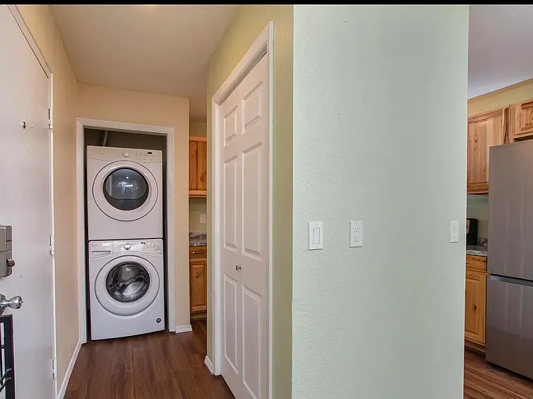 8601 Molanary Dr — Photo 3