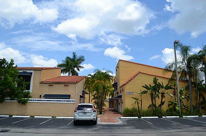 1st image of 10620 NW 27th St #D-101