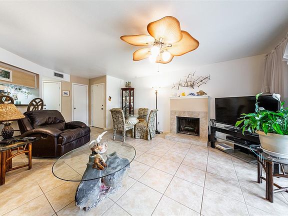 3rd image of 7312 Seawall Blvd APT 108
