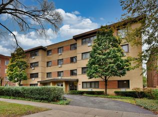 929 Washington St APT 304, Evanston, IL 60202
