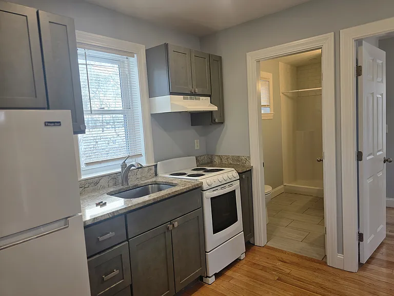 182 Sea St #4 — Photo 30