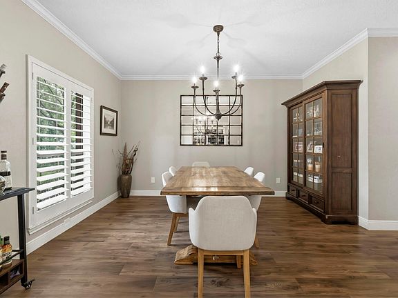 5th image of 23 Rustic View Ct
